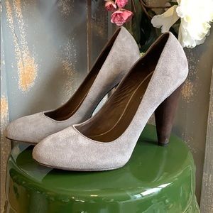 Cole Haan Grey Suede Wood Heels🌺